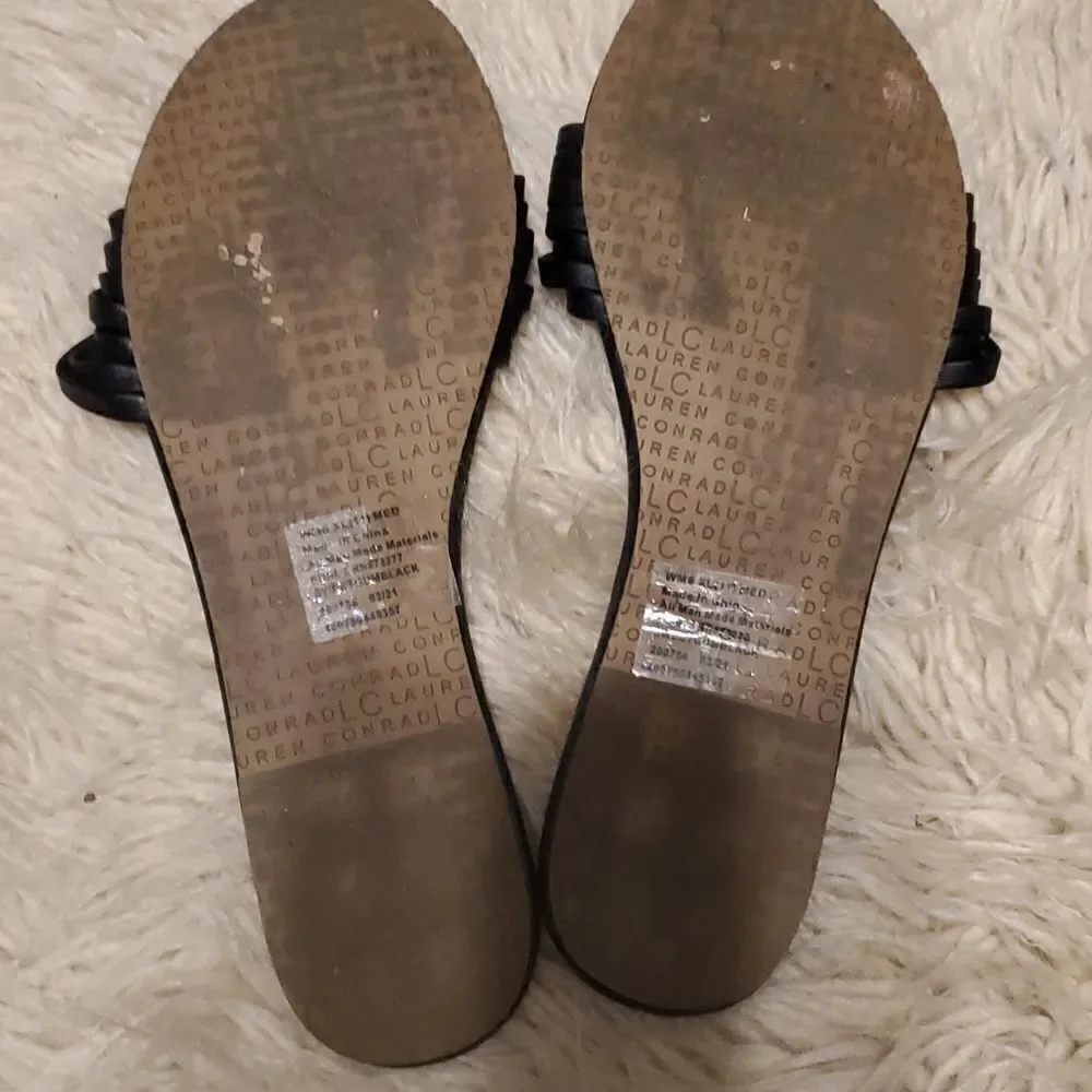 Like new black strappy Flats, Size 11‎